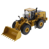 1/50 Scale Diecast Caterpillar 966 GC Front End Loader Toy & Operator